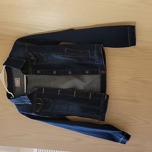 Cute Jean jacket 💙